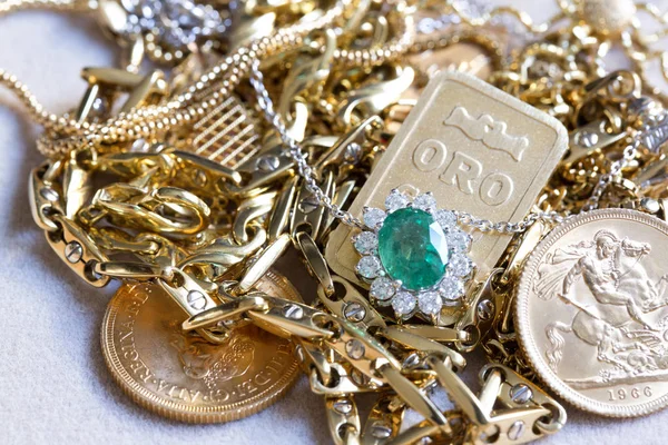 Pile of precious jewelery — Stock Photo, Image