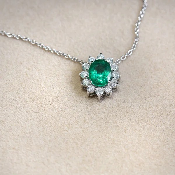 Pendant with emerald and diamonds — Stock Photo, Image