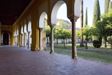 Cordoba Endülüs Patio de los Naranjos sayfasından dışında