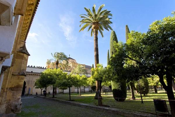 Outside the Mezquita of Cordoba from the Patio de los Naranjos — Stock Photo, Image