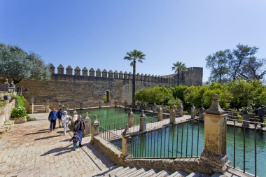 Ünlü Alcazar de los Cristianos Reyes ile güzel Bahçe