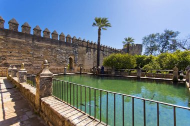 Ünlü Alcazar de los Cristianos Reyes ile güzel Bahçe