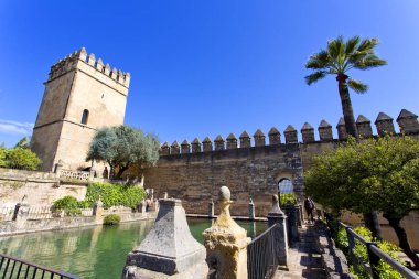 Ünlü Alcazar de los Cristianos Reyes ile güzel Bahçe