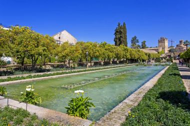 Ünlü Alcazar de los Cristianos Reyes ile güzel Bahçe