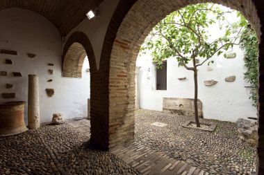 Alcazar de l Christian krallarının Sarayı kalenin avlu