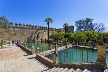 Ünlü Alcazar de los Cristianos Reyes ile güzel Bahçe
