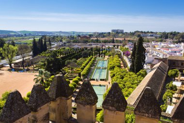 Ünlü Alcazar de los Cristianos Reyes ile güzel Bahçe