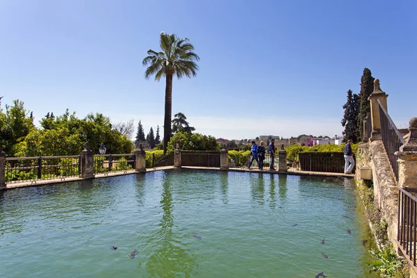 Le célèbre Alcazar de los Reyes Cristianos avec beau jardin — Photo