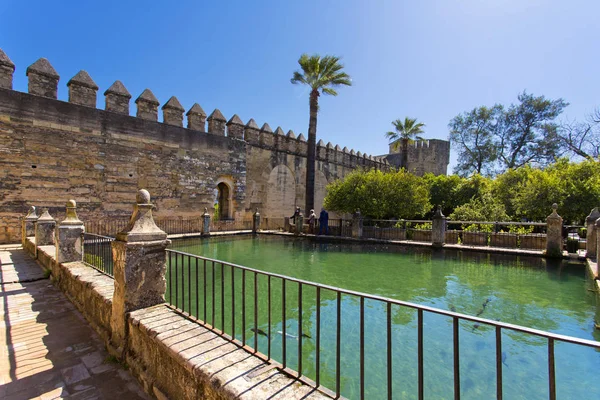 Ünlü Alcazar de los Cristianos Reyes ile güzel Bahçe