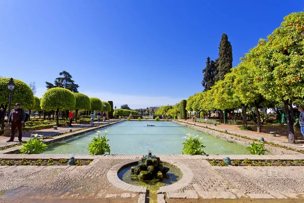 Ünlü Alcazar de los Cristianos Reyes ile güzel Bahçe