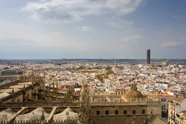 Vista aérea de la ciudad de Sevilla desde la Giralda — Foto de Stock