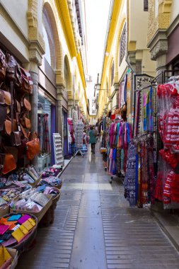 Granada, İspanya Alcaiceria Pazar. Dar sokakları ile dolu 