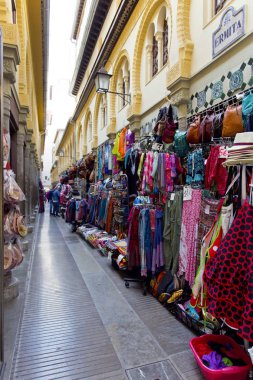 Granada, İspanya Alcaiceria Pazar. Dar sokakları ile dolu 