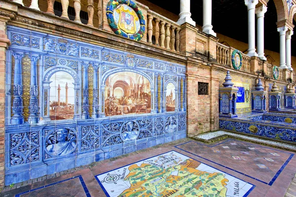 Uma bela vista da Praça Espanhola, Plaza de Espana, em Sevilha — Fotografia de Stock