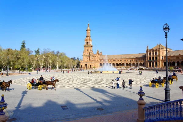 Een prachtig uitzicht over Spaanse plein, Plaza de Espana, in Sevilla — Stockfoto