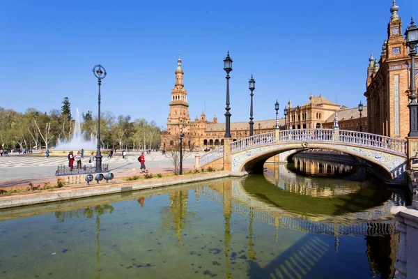 Een prachtig uitzicht over Spaanse plein, Plaza de Espana, in Sevilla — Stockfoto