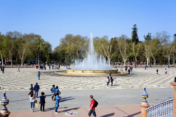 Uma bela vista da Praça Espanhola, Plaza de Espana, em Sevilha — Fotografia de Stock