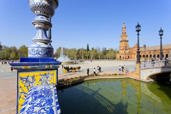 Een prachtig uitzicht over Spaanse plein, Plaza de Espana, in Sevilla — Stockfoto