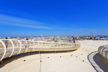 Uzay Metropol şemsiye, Setaş de Sevilla, üst üzerinde