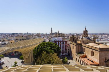 Uzay Metropol şemsiye, Setaş de Sevilla, üst üzerinde