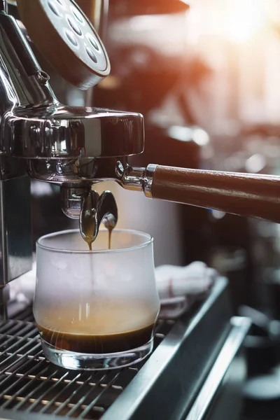 Primer Plano Máquina Café Haciendo Una Taza Café — Foto de Stock