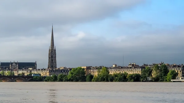 Bordeaux, de Gironde/Frankrijk - September 19: Uitzicht op de rivier — Stockfoto