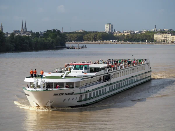 BORDEAUX, GIRONDE / FRANCIA - 19 SETTEMBRE: Principessa delle barche turistiche — Foto Stock