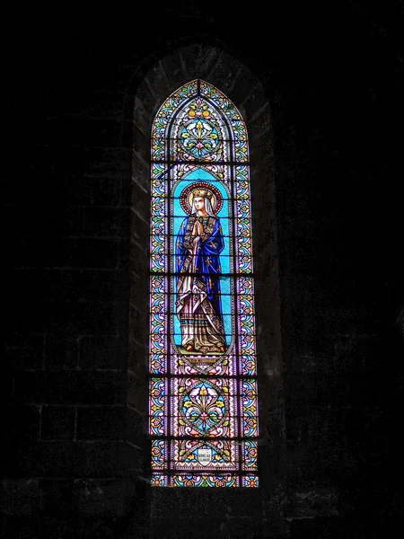 BORDEAUX, GIRÓNDE / FRANÇA - SETEMBRO 19: Janelas de vidro manchado — Fotografia de Stock