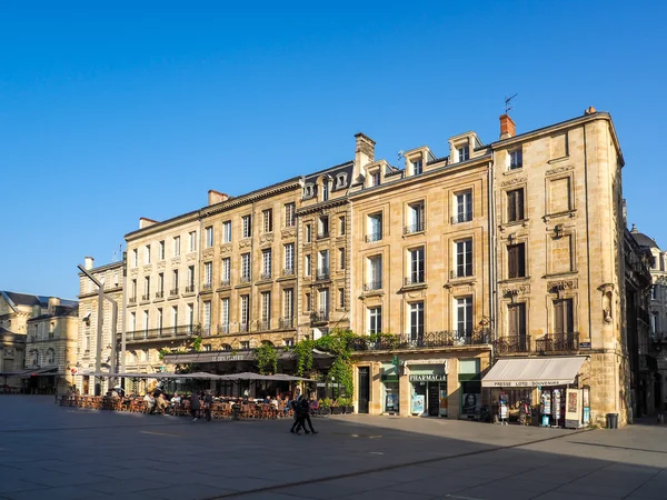 BURDEOS, GIRONDA / FRANCIA - 20 DE SEPTIEMBRE: Beber café en la — Foto de Stock