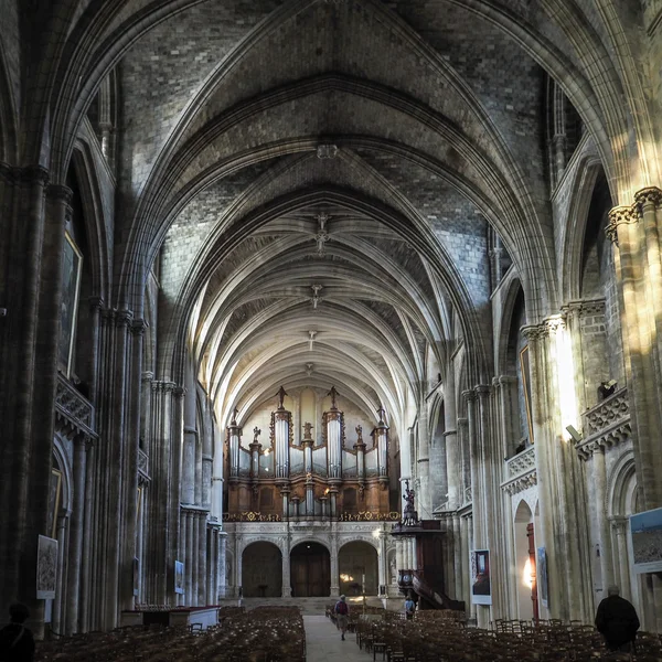 BORDEAUX, GIRONDE / FRANÇA - SETEMBRO 20: Vista interior do C — Fotografia de Stock