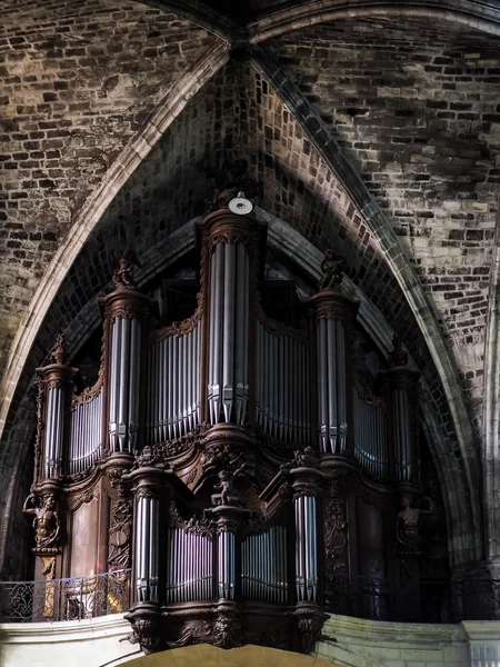 BORDEAUX, GIRONDE / FRANÇA - SETEMBRO 20: Órgão na Basílica — Fotografia de Stock