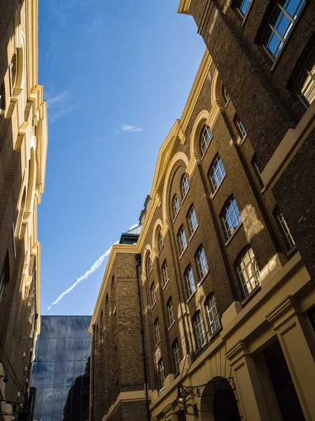 Londen/UK-12 september: oude gebouwen rond Hays Galleria in — Stockfoto