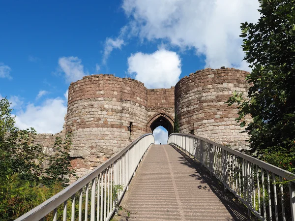 BEESTON, CHESHIRE / UK - SEPTEMBER 16: Ancient Ruins of Beeston C — стоковое фото