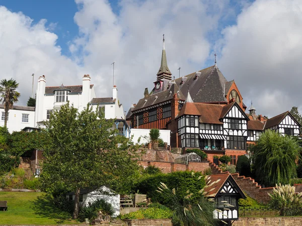 CHESTER CHESHIRE/UK - SEPTEMBER 16 : Houses along the River Dee — Stock Photo, Image