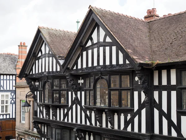 CHESHIRE CHESTER / UK - 16 DE SEPTIEMBRE: Edificios antiguos Tudor en Ches — Foto de Stock