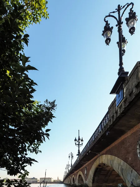 BURDEOS, GIRONDA / FRANCIA - 21 DE SEPTIEMBRE: Pont de Pierre — Foto de Stock