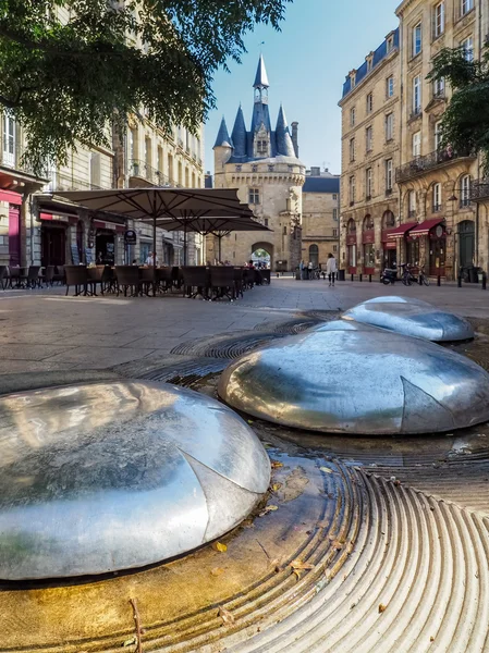 BORDEAUX, GIRONDE / FRANCE - 21 SEPTEMBRE : Vue de la sculpture moderne — Photo