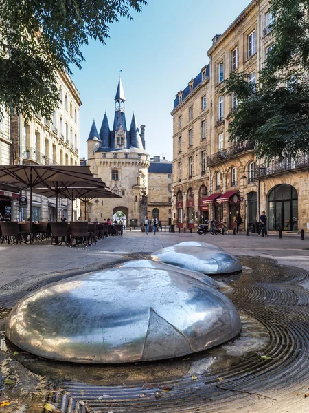 BORDEAUX, GIRONDE / FRANCE - 21 SEPTEMBRE : Vue de la sculpture moderne — Photo