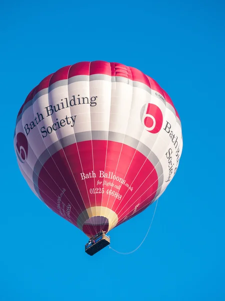 BANHO, SOMERSET / UK - OUTUBRO 02: Balão de ar quente voando sobre morcego — Fotografia de Stock