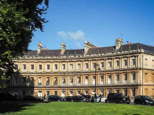 BATH, SOMERSET/UK - OCTOBER 02 : Houses in the Circus in Bath So — Stock Photo, Image