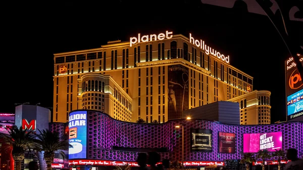 Las Vegas, Nevada/Usa - 3. srpna: Noční scéna podél pásu t — Stock fotografie