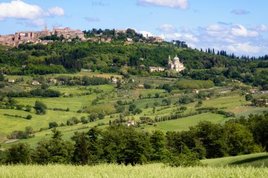 Val D'Orcia, Toskana/İtalya - Mayıs 17: Montepulciano'T görünümünü