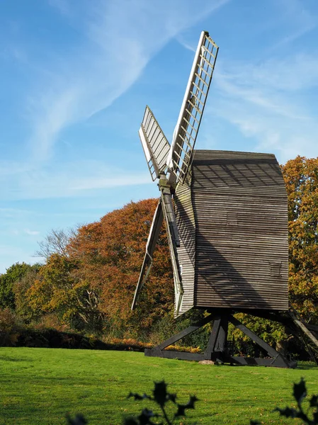 Nutley East Sussex'deki / / Uk - 31 Ekim: Nutley Windmill görünümünü — Stok fotoğraf