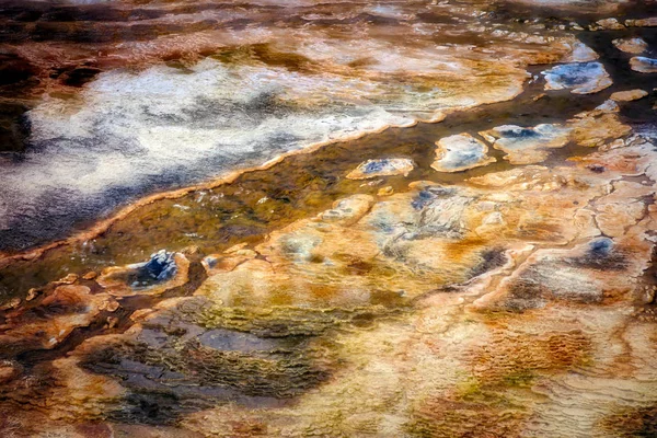 Mammoth hot springs — Stockfoto