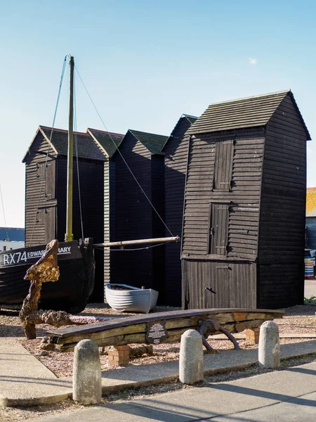 Hastings, East Sussex/Uk - November 06: Fishermen's loodsen en B — Stockfoto