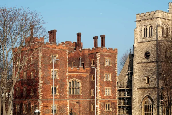 London/Storbritannien - 13 februari: Utsikt över Lambeth Palace i London på Fe — Stockfoto