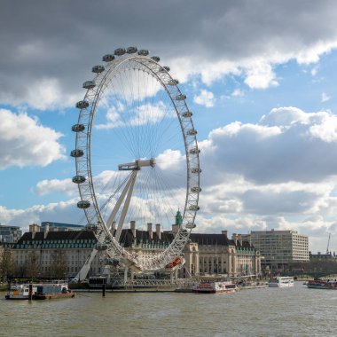 Londra/İngiltere - Şubat 24: Londra'daki London Eye görünümü Fe '