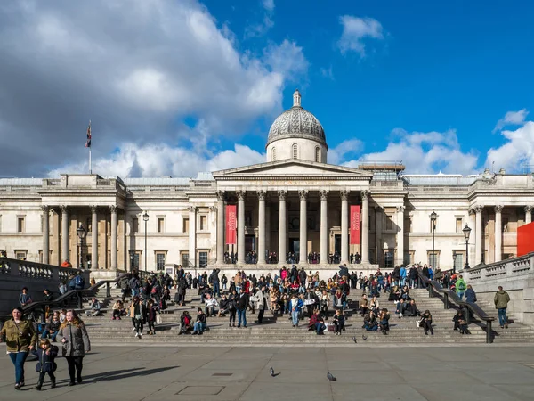 LONDON/UK - FEBRUARY 24 : View of the National Gallery in Trafal — Stock Photo, Image