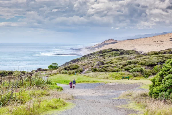 奥马帕利，新西兰-2 月 7 日︰ 沿海步行 Arai Te 乌鲁 Rec — 图库照片
