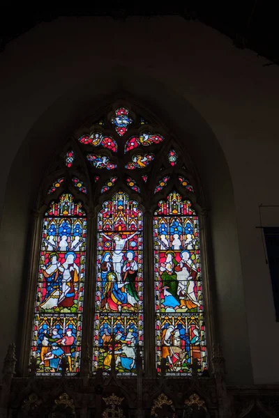 MICHELDEVER, HAMPSHIRE/UK - MARCH 21 : Stained Glass Window in S — Stock Photo, Image